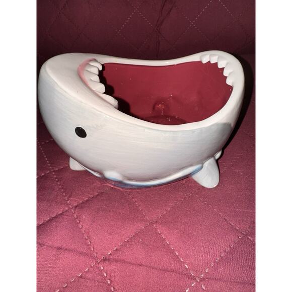 SHARK ATTACK Bowl 2014 ThinkGeek Ceramic Dish Bowl Snacks Candy Dips - Picture 4 of 5